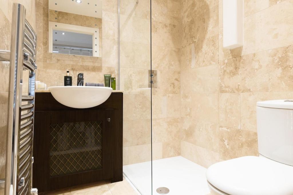 Refurbished Nov 2024 Discover The Exclusive Charm Of A Covent Garden Luxury Nomads Home Londýn Exteriér fotografie
